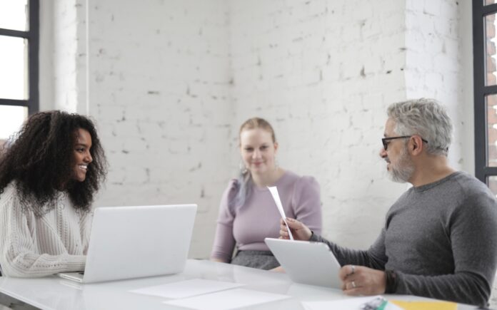 How Technology Solves Human Resource Management Problems