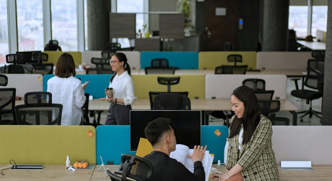 When Overwhelm Hits Leaning on AI Tools to Rescue HR